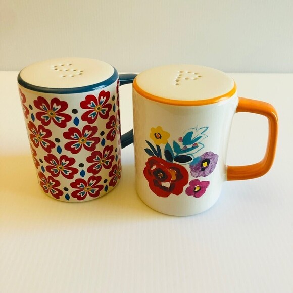 The Pioneer Woman Flea Market Stoneware Rangetop Salt and Pepper Shaker - Picture 3 of 4